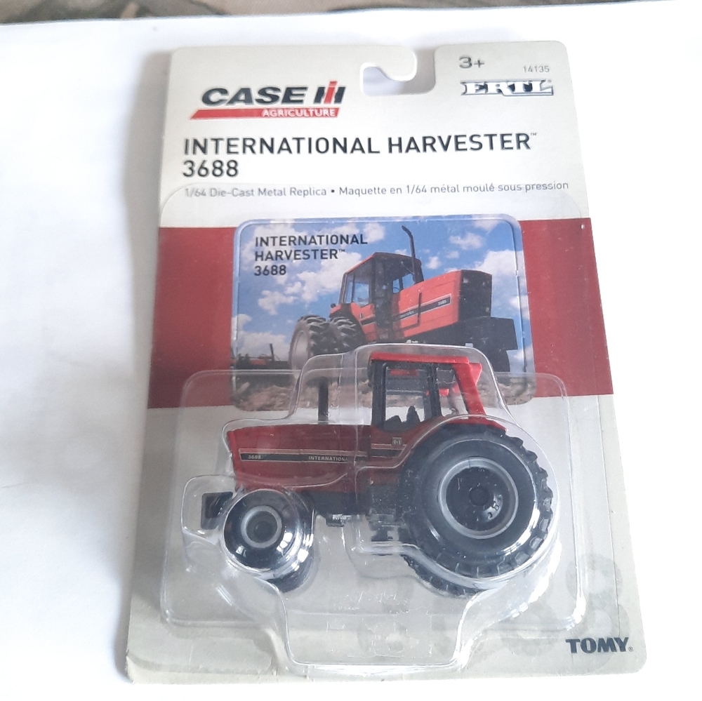 1/64 international 3688 toy tractor